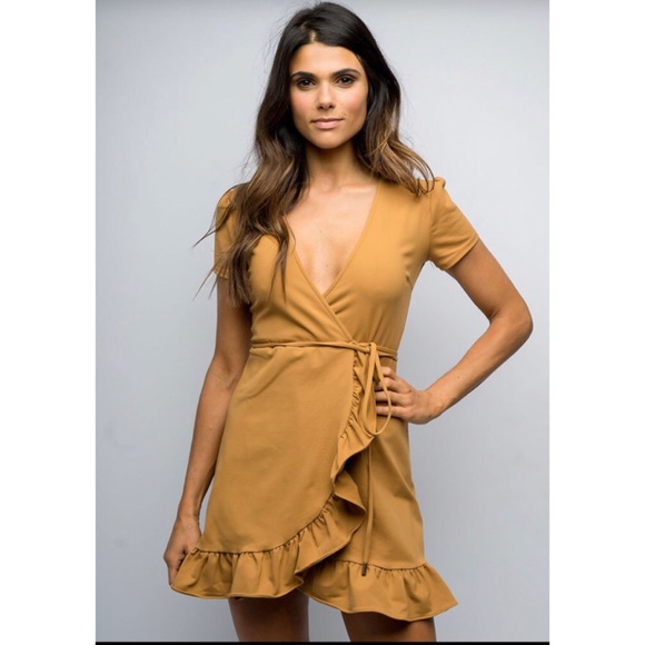 Robe Tunique Donna Mizani Leia - Noir Avec Volants - Taille M - Nouvelle Avec étiquette (NWT)